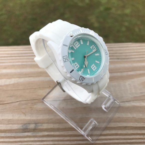 White Watch Unisex Wrist Watch Japan Movement - Picture 5 of 8